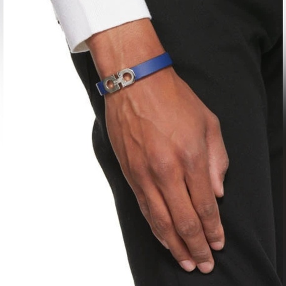 SALVATORE FERRAGAMO BLUE GANCINI LEATHER BRACELET BRAND NEW - Picture 2 of 7